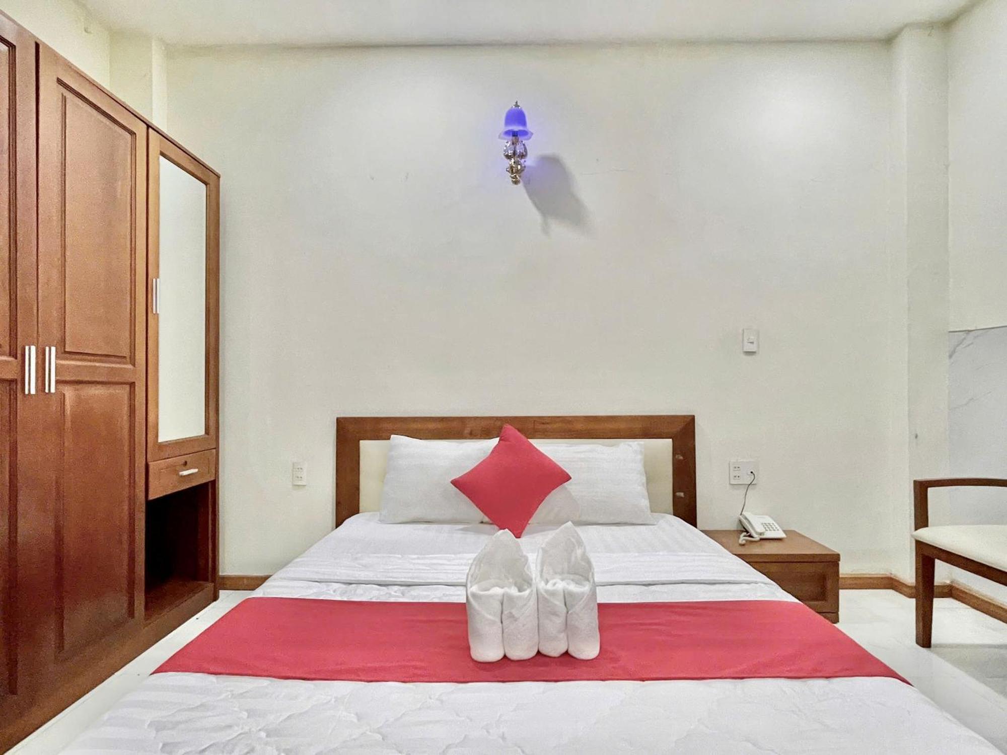 Nhu Y Hotel Ho Chi Minh City Exterior photo