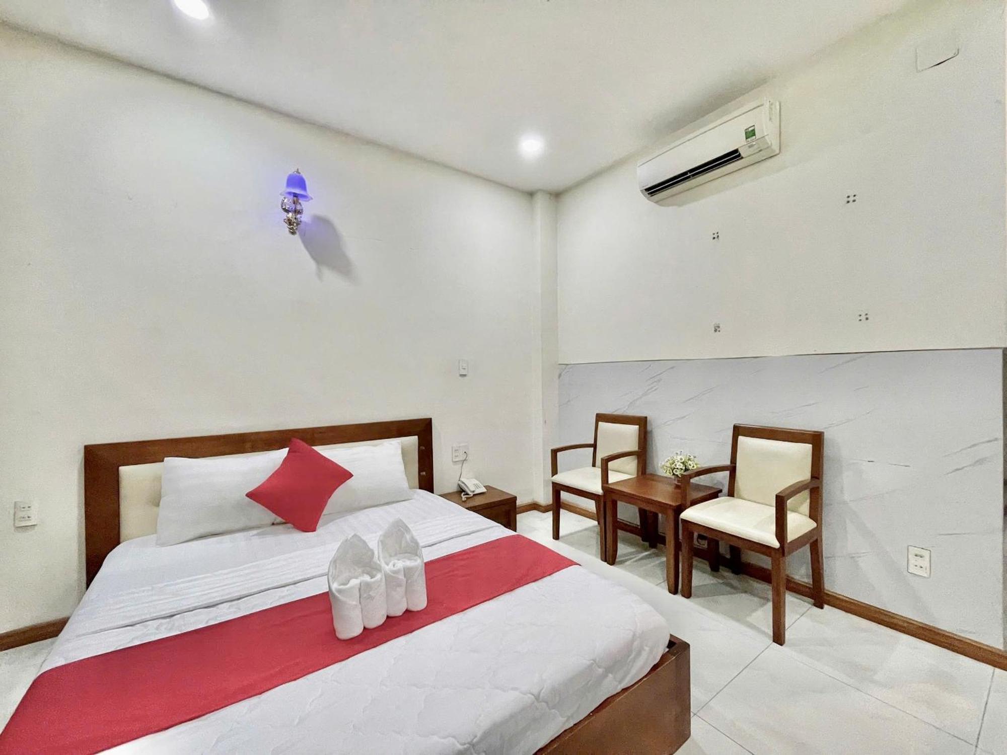 Nhu Y Hotel Ho Chi Minh City Exterior photo