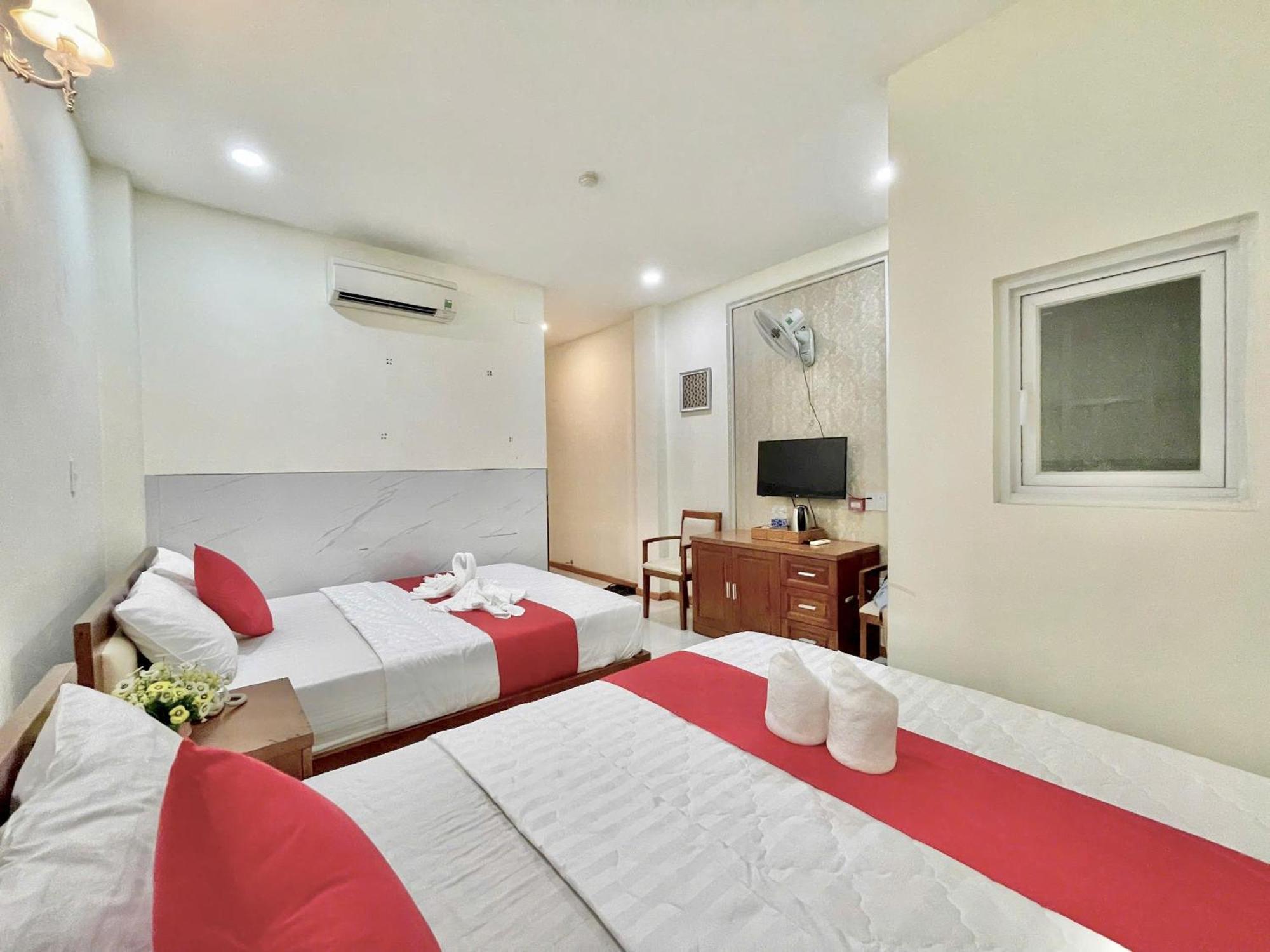 Nhu Y Hotel Ho Chi Minh City Exterior photo